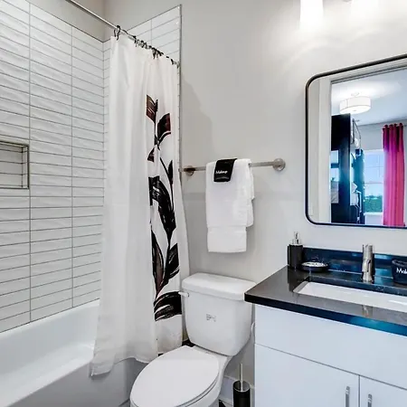 Holiday home New Diva Retreat 13beds Rooftop Views Free Parking Nashville