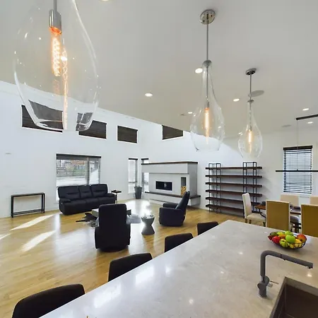The Grove - Private Yard - 4 Mins To Broadway