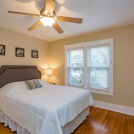 East Nash-sleeps 10 Walk To Bars 8 Mins To Dt