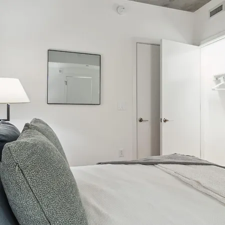 Contemporary City Living In Apartment Nashville
