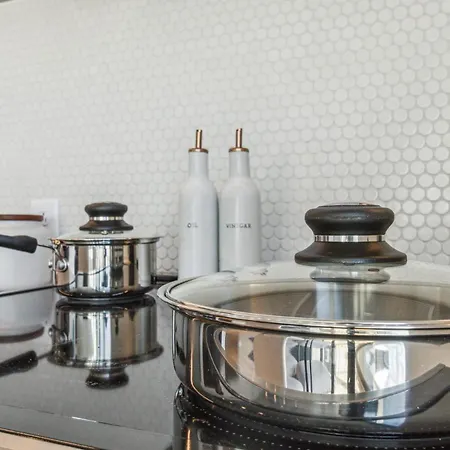 Contemporary City Living In Apartment Nashville
