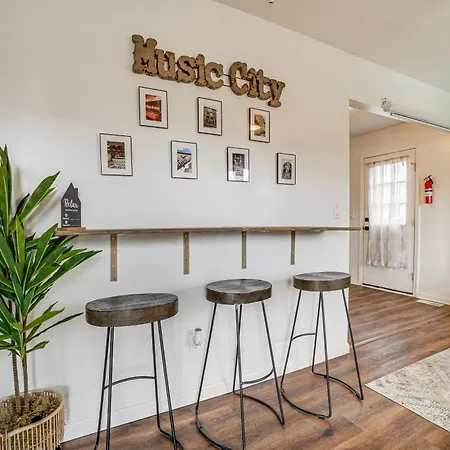 Charming Townhome - 8 Mi To Downtown Nashville! *