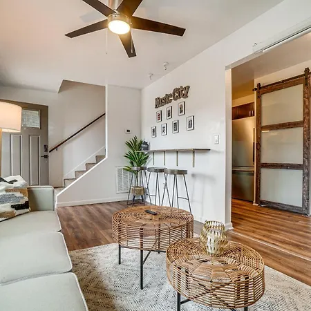 Holiday home Charming Townhome - 8 Mi To Downtown Nashville! *