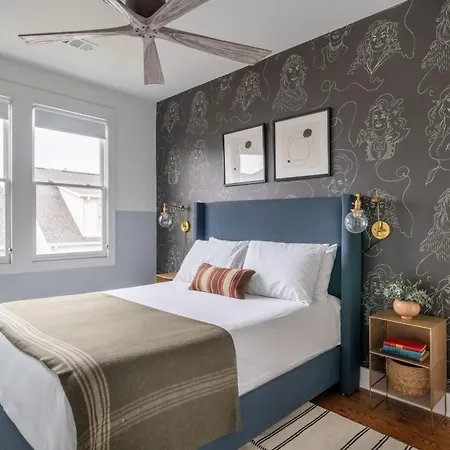 Barbara By Avantstay Decorative 4br In Heart Of Apartment *