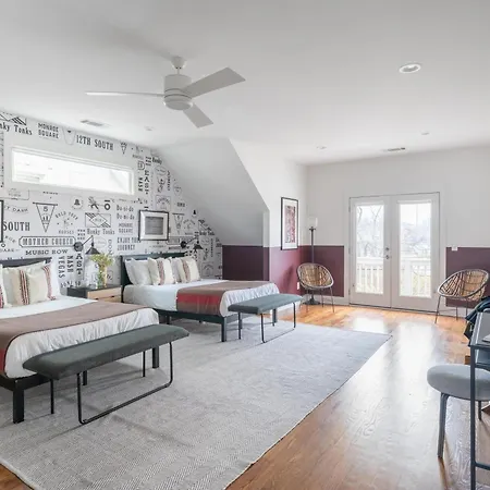 Barbara By Avantstay Decorative 4br In Heart Of Apartment *