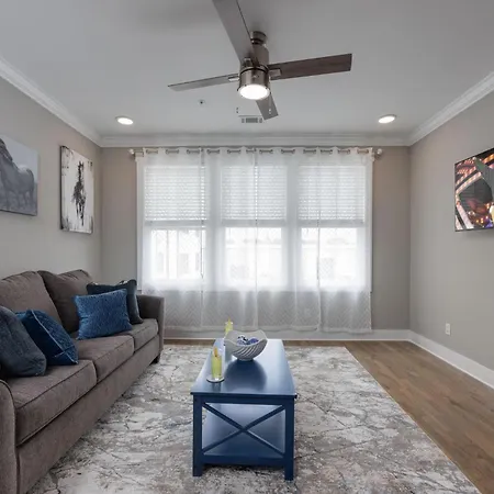 Cobalt Mustang - 2 Bedroom - 2 Mins To Tsu Holiday home Nashville