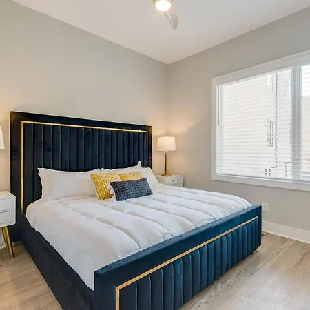 Triple Luxe - Sleeps 36 - Three Lavish Midtown Homes Holiday home