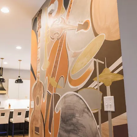 Holiday home Triple Luxe - Sleeps 36 - Three Lavish Midtown Homes Nashville