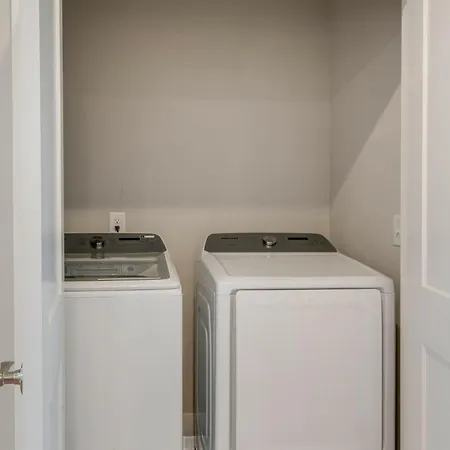 Holiday home - 1308 Montgomery Ave Unit 2 *