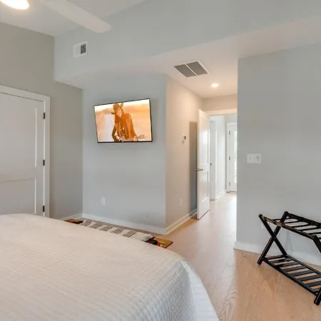 - 1308 Montgomery Ave Unit 2 *