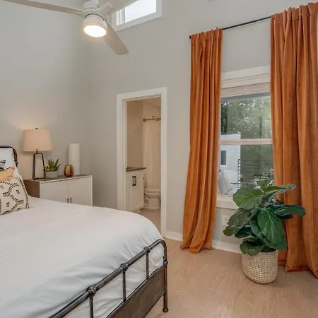 Holiday home - 1308 Montgomery Ave Unit 2