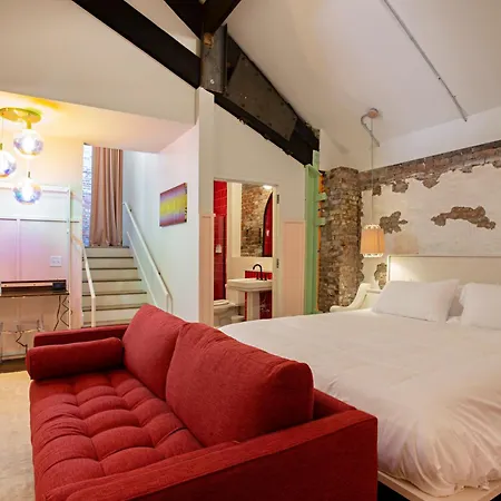 The Russell Hotel
