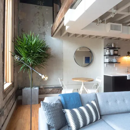 506 Lofts Apartment