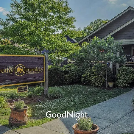 Modest Melrose - 5 Mins To Broadway - Rooftop Deck * Nashville
