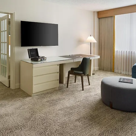 Sheraton Grand Downtown Hotel 4*