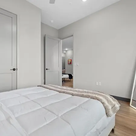 Apartment 2br, Sleeps 6, Free Parking, 8 Min To Broadway