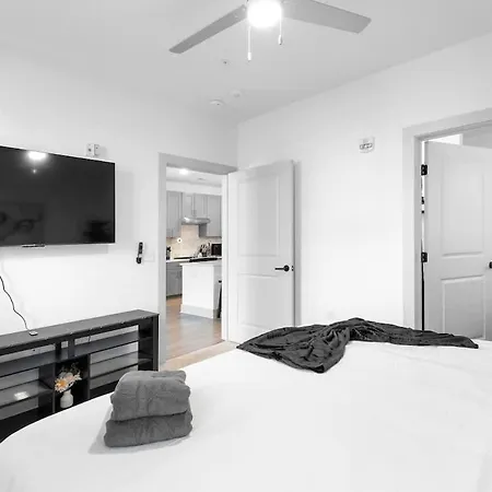 5min To Dt Pool King Bed Full Gym Parking Apartment Nashville