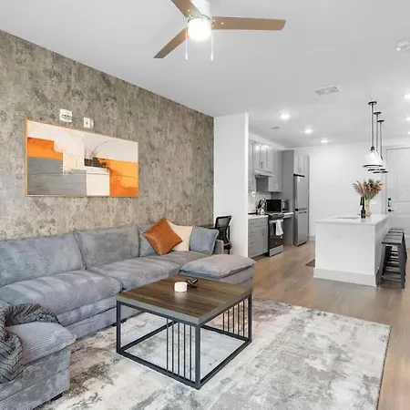 5min To Dt Pool King Bed Full Gym Parking * Nashville