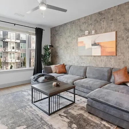5min To Dt Pool King Bed Full Gym Parking Apartment