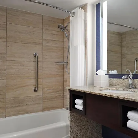 Airport Marriott 4*