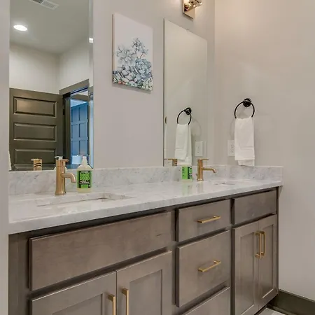 Retreat Into Luxury In East Nashville's Twin Homes * Nashville