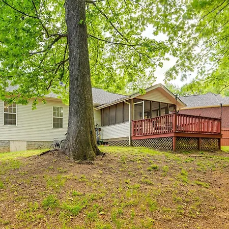 Cozy Hermitage W/ Deck: 11 Mi To Nashville! Holiday home Nashville