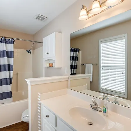 Holiday home Cozy Hermitage W/ Deck: 11 Mi To Nashville!