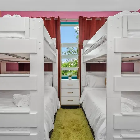 The Ultimate Girls Getaway The Flamingle House Nashville