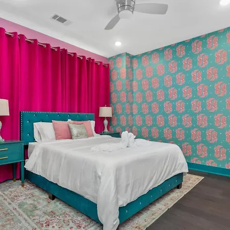 The Ultimate Girls Getaway The Flamingle House *