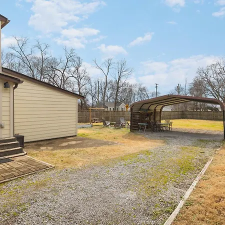 Holiday home Big Cozy House 3 Mi To Downtown With Outdoor Fire Pit