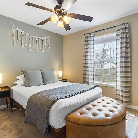 Big Cozy House 3 Mi To Downtown With Outdoor Fire Pit * Nashville