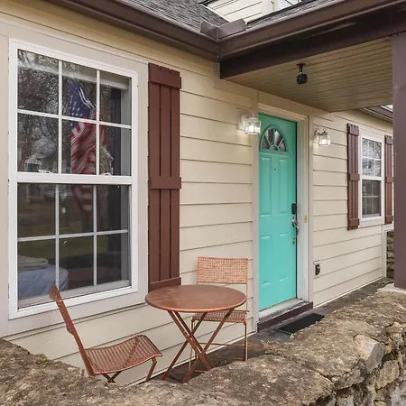 Holiday home Big Cozy House 3 Mi To Downtown With Outdoor Fire Pit