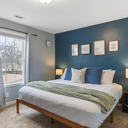 Big Cozy House 3 Mi To Downtown With Outdoor Fire Pit