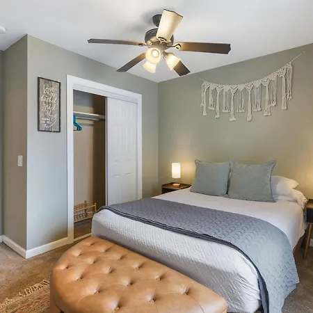 Holiday home Big Cozy House 3 Mi To Downtown With Outdoor Fire Pit Nashville