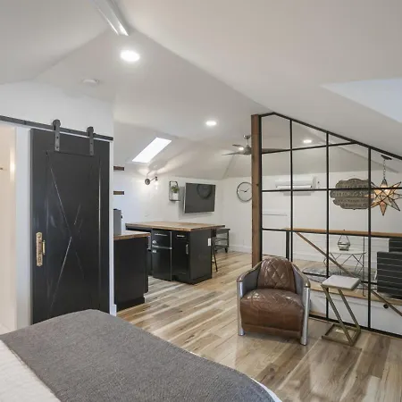 Apartment The Groove Chic Loft In Music