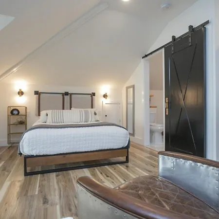 Apartment The Groove Chic Loft In Music Nashville