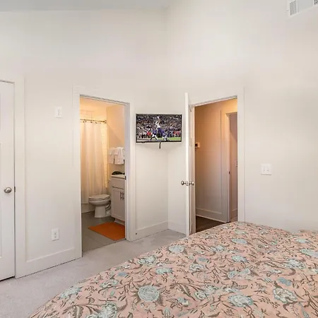 Beech Cove-private Patio-in 12 South District *