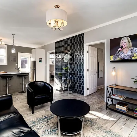 Mystic Pearls - 2 Units - Next To Broadway