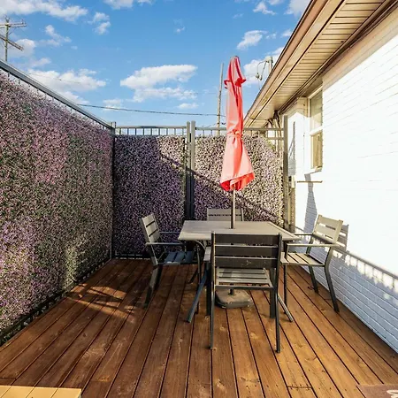 Mystic Pearls - 2 Units - Next To Broadway * Nashville