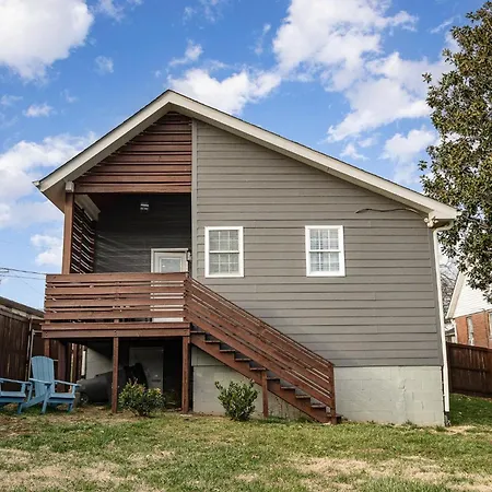 Mystic Pearls - 2 Units - Next To Broadway Holiday home