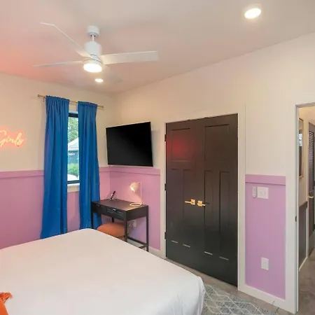 Music Row Haven Private Hot Tub Near Broadway Nashville