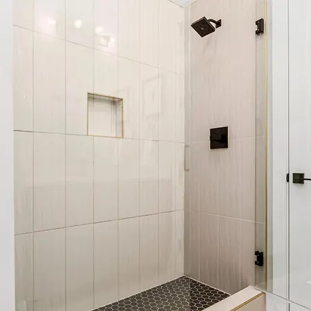 Spacious Nash For 12 Guests With Rooftop Views And Hot Tub * Nashville