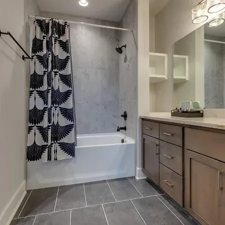 Dazzling - Minutes To - Broadway 4br 4ba
