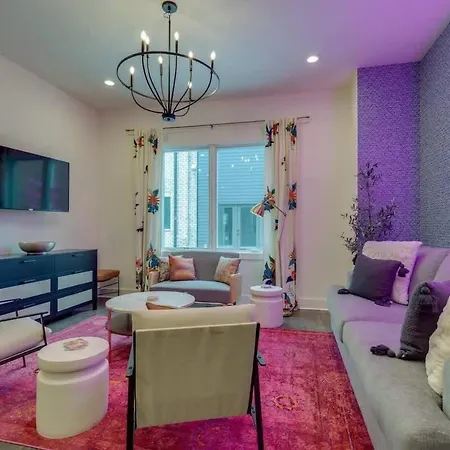 Holiday home Dazzling - Minutes To - Broadway 4br 4ba