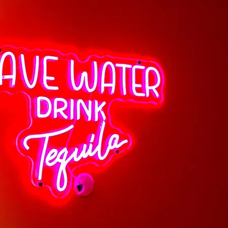Tequila Sunrise- Walk To Broadway, Pool&gym