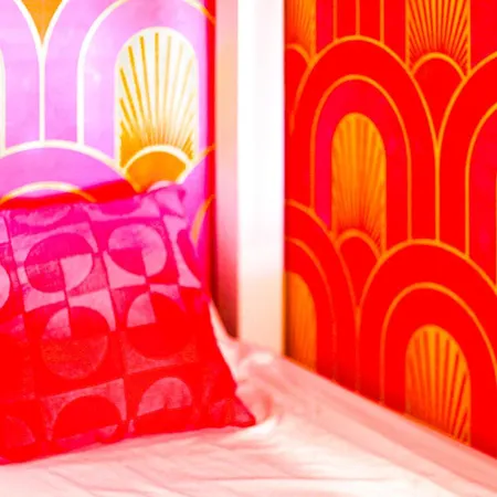Apartment Tequila Sunrise- Walk To Broadway, Pool&gym