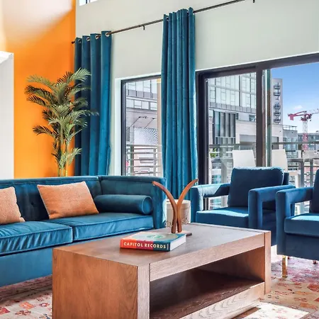 Apartment Tequila Sunrise- Walk To Broadway, Pool&gym
