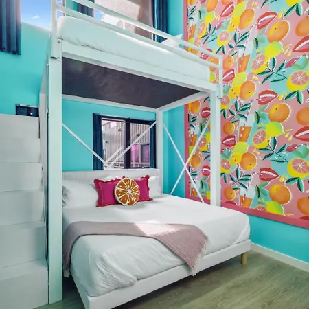 Tequila Sunrise- Walk To Broadway, Pool&gym Apartment