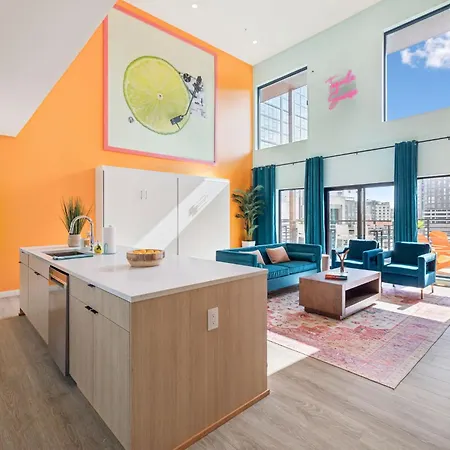 Tequila Sunrise- Walk To Broadway, Pool&gym Apartment