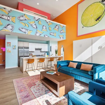 Apartment Tequila Sunrise- Walk To Broadway, Pool&gym *
